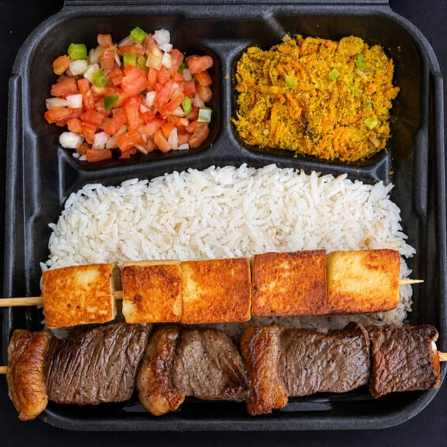 Espetinho de Picanha e Queijo.